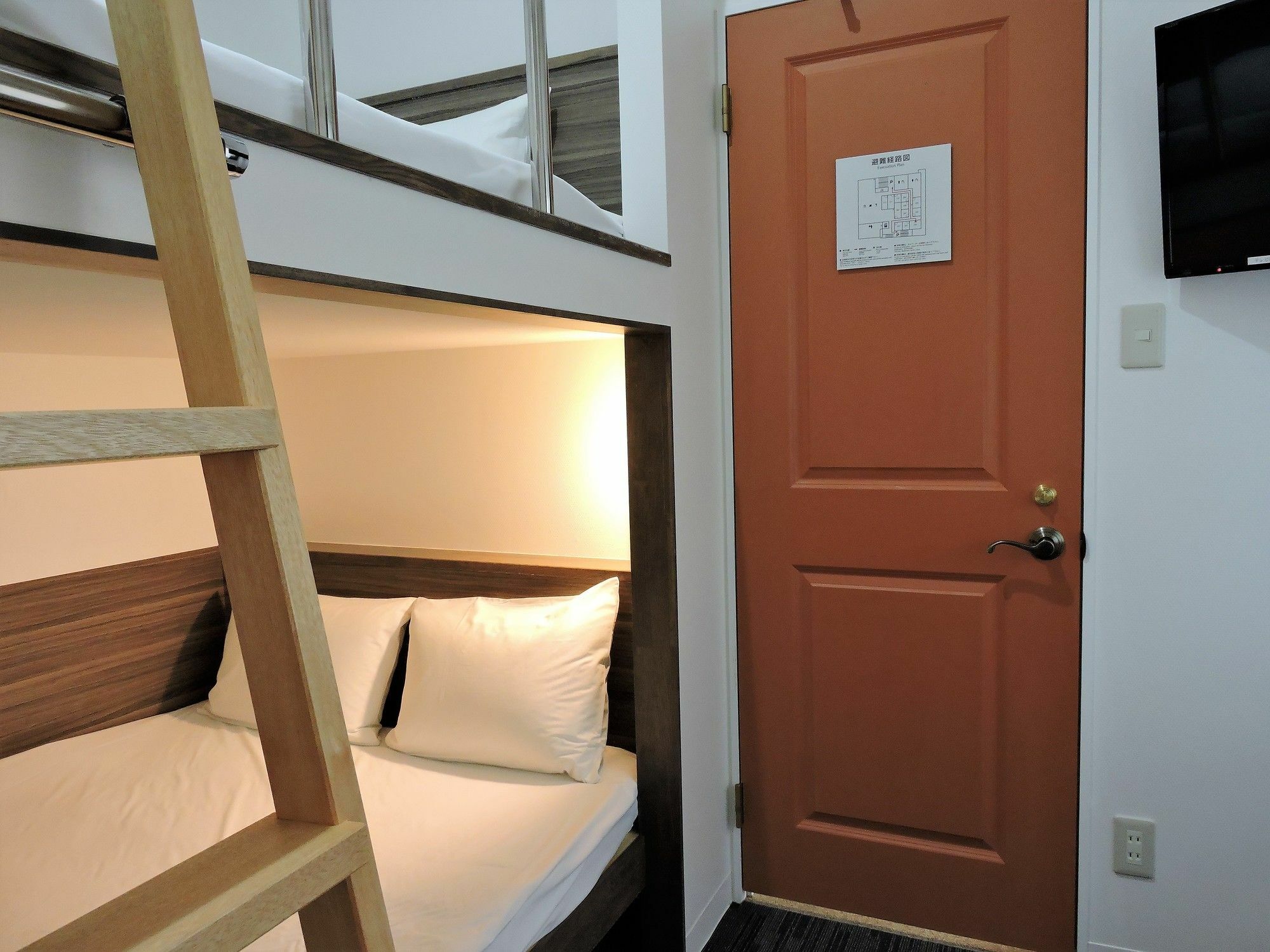 Abest Cube Naha Kokusai Street-Cabin Type Hotel All Room With Key Екстер'єр фото